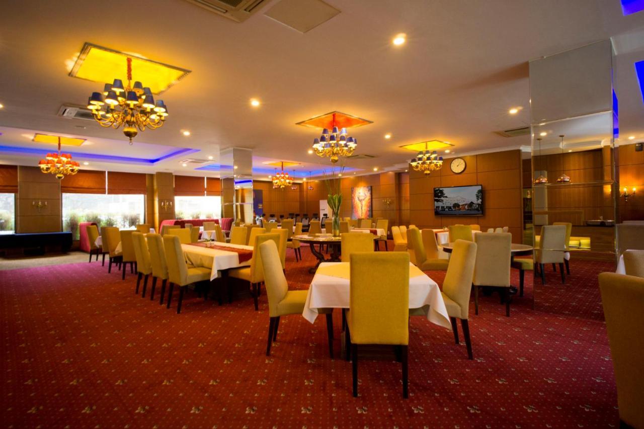 Bumi Senyiur Hotel Samarinda Dış mekan fotoğraf