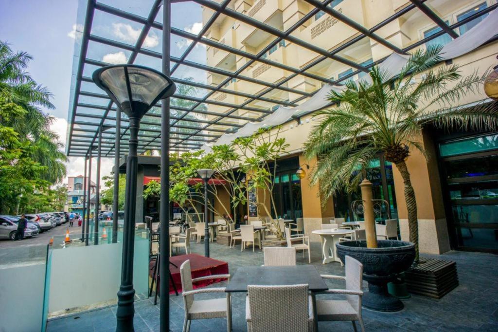Bumi Senyiur Hotel Samarinda Dış mekan fotoğraf