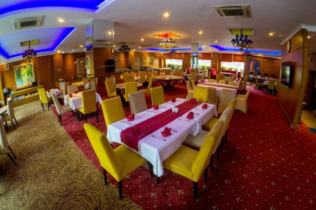 Bumi Senyiur Hotel Samarinda Dış mekan fotoğraf