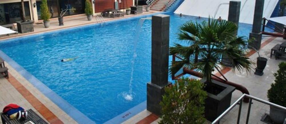 Bumi Senyiur Hotel Samarinda Dış mekan fotoğraf