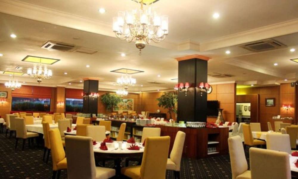Bumi Senyiur Hotel Samarinda Dış mekan fotoğraf