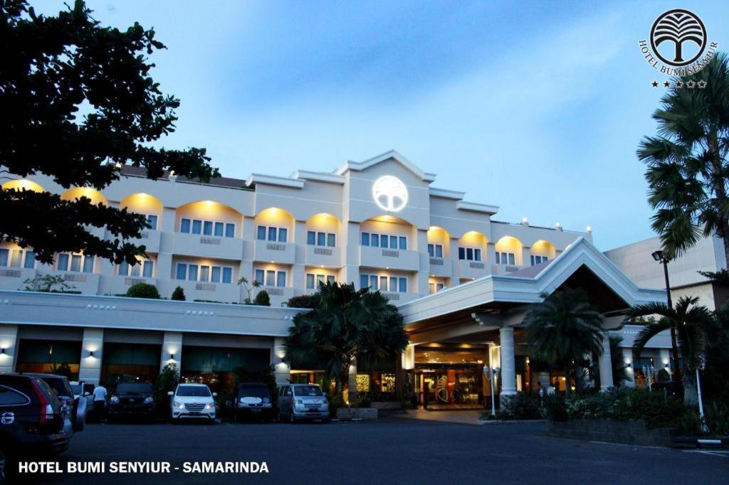Bumi Senyiur Hotel Samarinda Dış mekan fotoğraf
